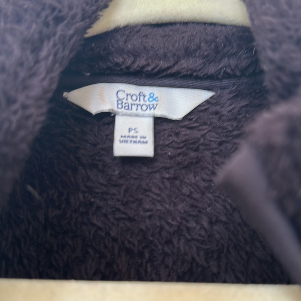 Fuzzy vest - Picture 3 of 4